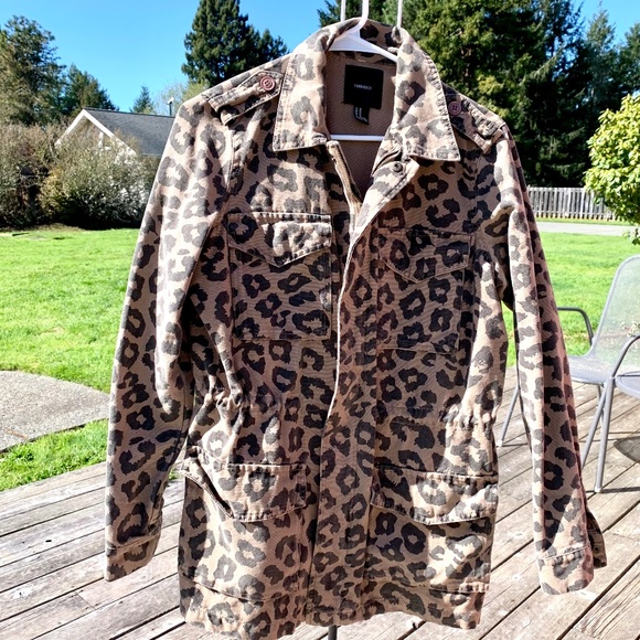 Forever 21 Canvas Leopard Print Utility Jacket Size Medium - Picture 2 of 9